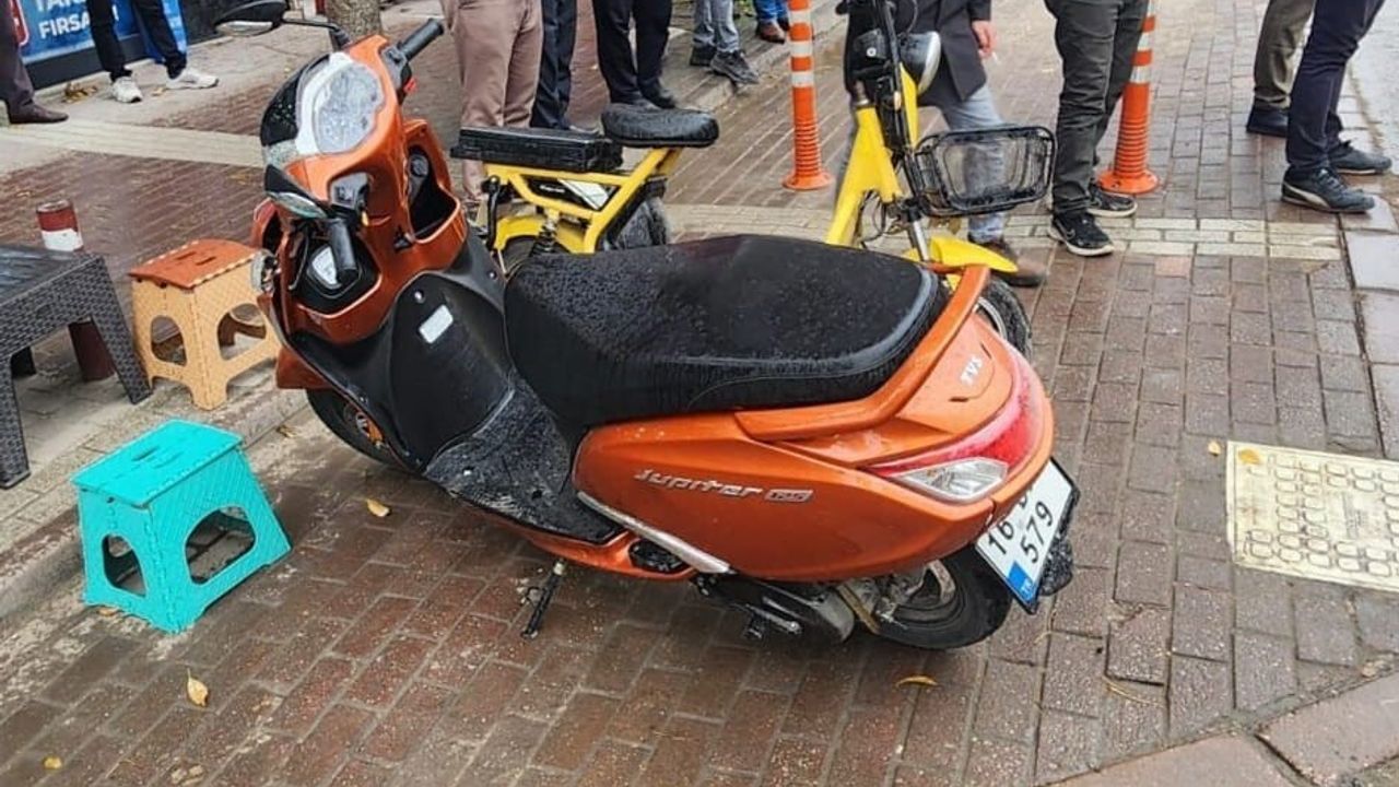 Bursa İnegöl'de Otomobille Çarpışan Motosiklet Sürücüsü Yaralandı