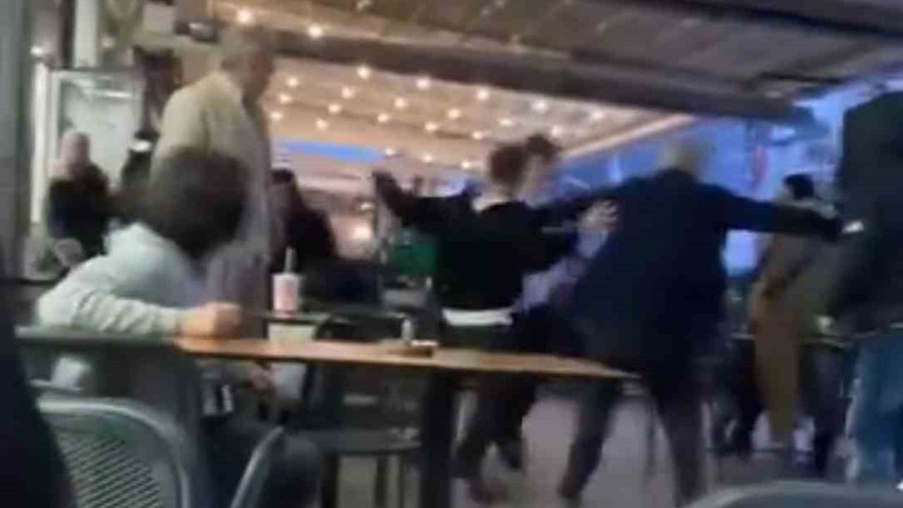 Bursa Özlüce'de Gençlerin Meydan Kavgası Kamerada