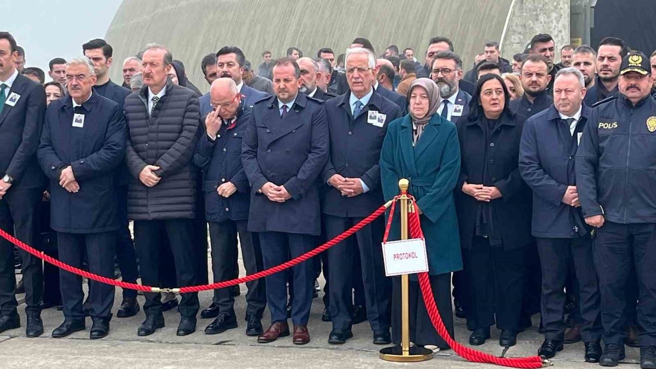 Bursa şehitlerine sis engeli: Uçak Yenişehir'i pas geçti