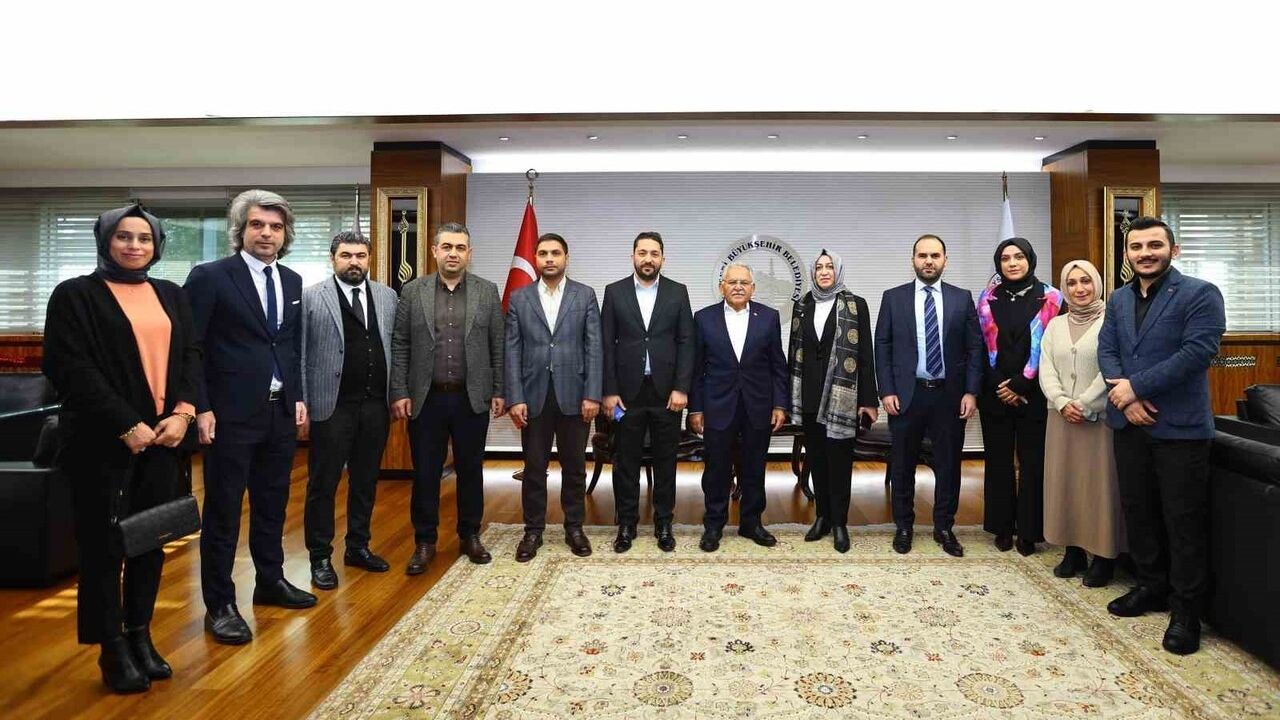 Büyükkılıç, Kayseri’nin İlk Kadın İlçe Başkanı Fazilet Kahraman’ı Ağırladı