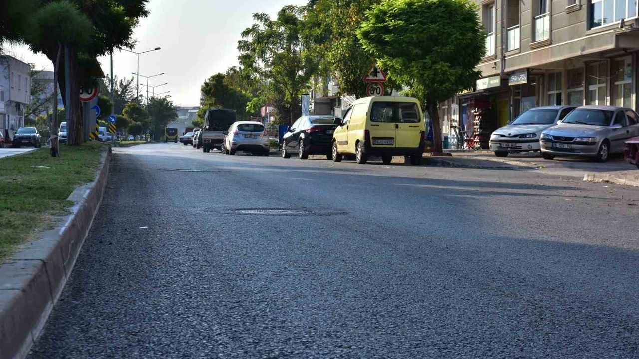 Büyükşehir’den Gürsu’ya Konforlu Ulaşım: Asfalt Yenileme ve Yol Genişletme