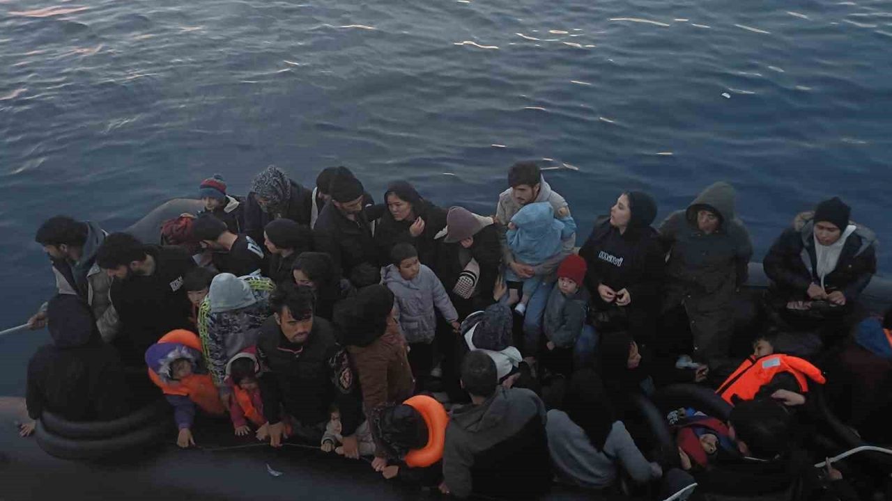 Çanakkale Ayvacık'ta 42 Kaçak Göçmen Yakalandı