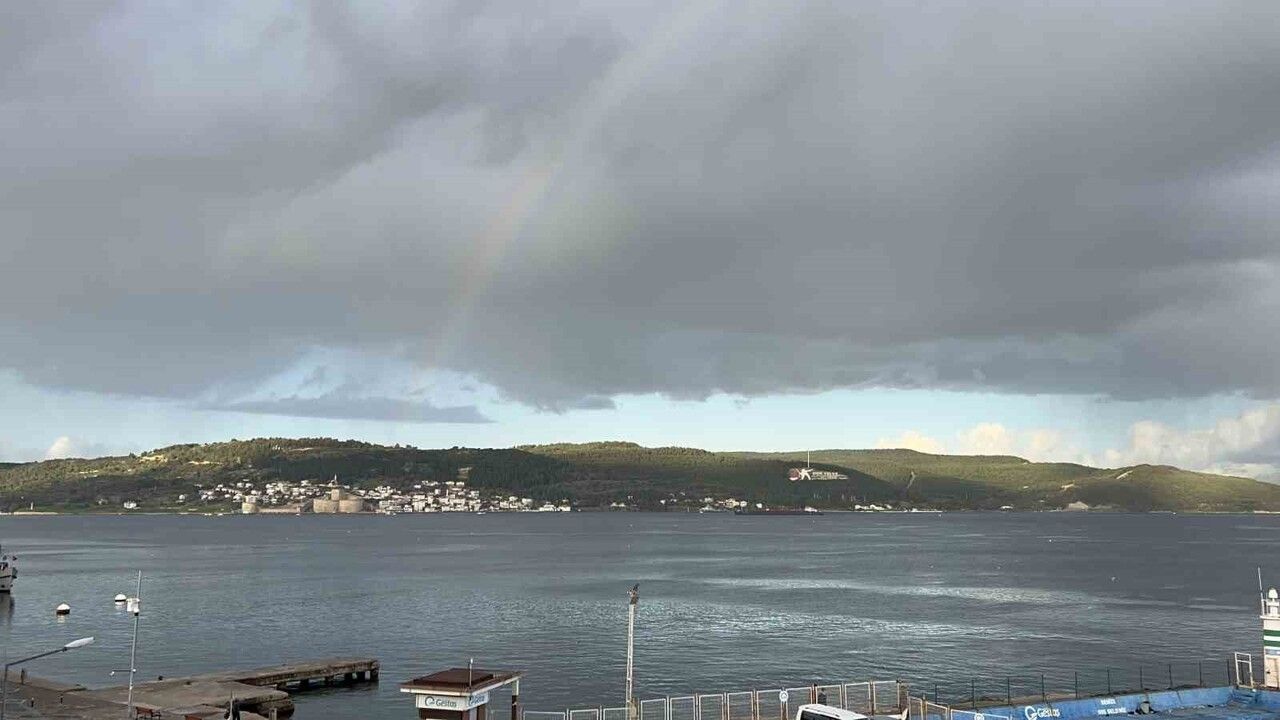 Çanakkale Boğazı'nda Çifte Gökkuşağı Görenleri Büyüledi
