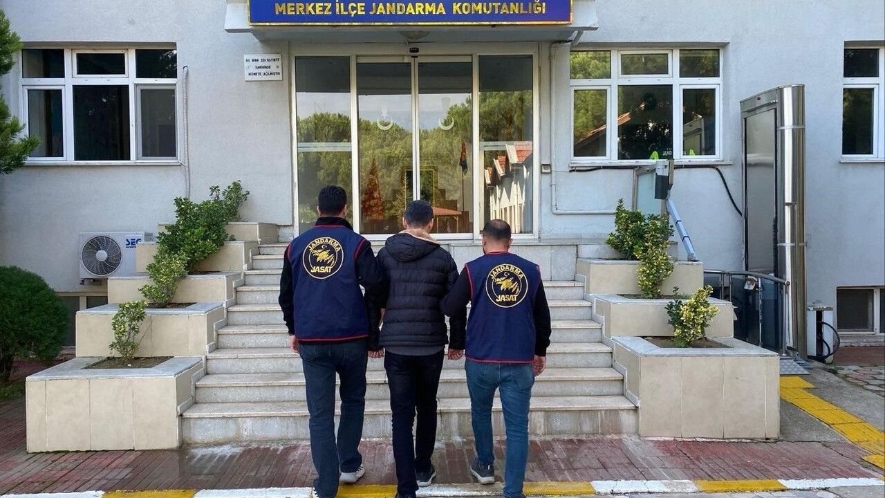 Çanakkale'de Jandarma 134 Aranan Şahısı Yakaladı