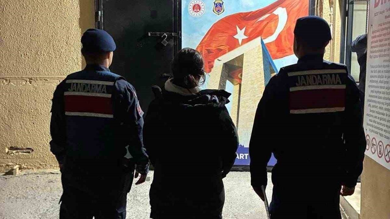 Çanakkale'de Jandarma Denetimleri: 8 Kişi Tutuklandı