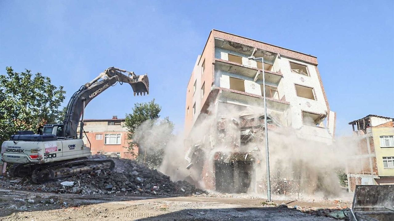 Canik’te Kentsel Dönüşüm: 741 Depreme Dayanıksız Bina Yıkılıyor