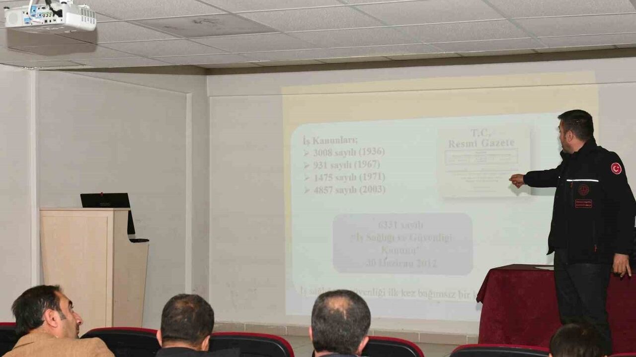 Çatak'ta Servis Şoförleri ve Rehber Personellere İSG Eğitimi