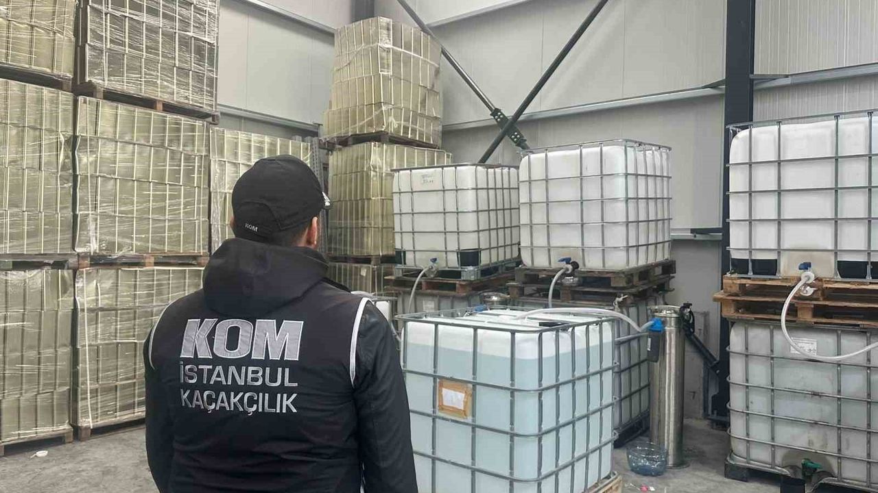 Çatalca'da Kaçak Etil Alkol Baskını: 9 Gözaltı, 10.500 Litre Ele Geçirildi