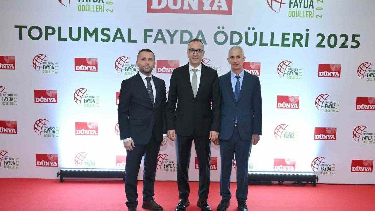 Çayeli Bakır’a Toplumsal Fayda Ödülü: Arıcılığı Geliştirme Projesi Öne Çıktı