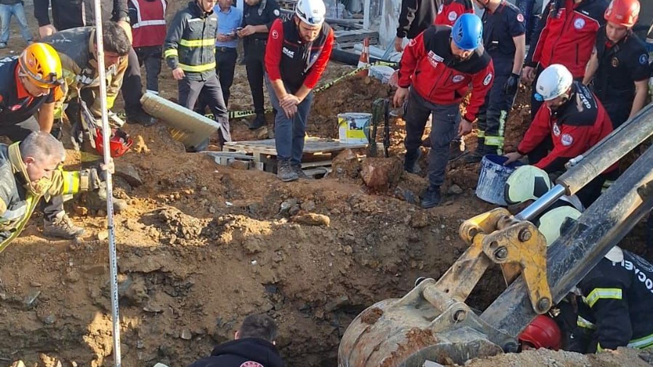 Çayırova'da inşaatta toprak kayması: 1 işçi kurtarıldı