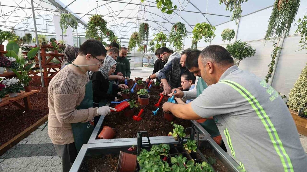 Çayırova'da Özel Bireyler Bahçem Çayırova'da Doğa ile Buluştu
