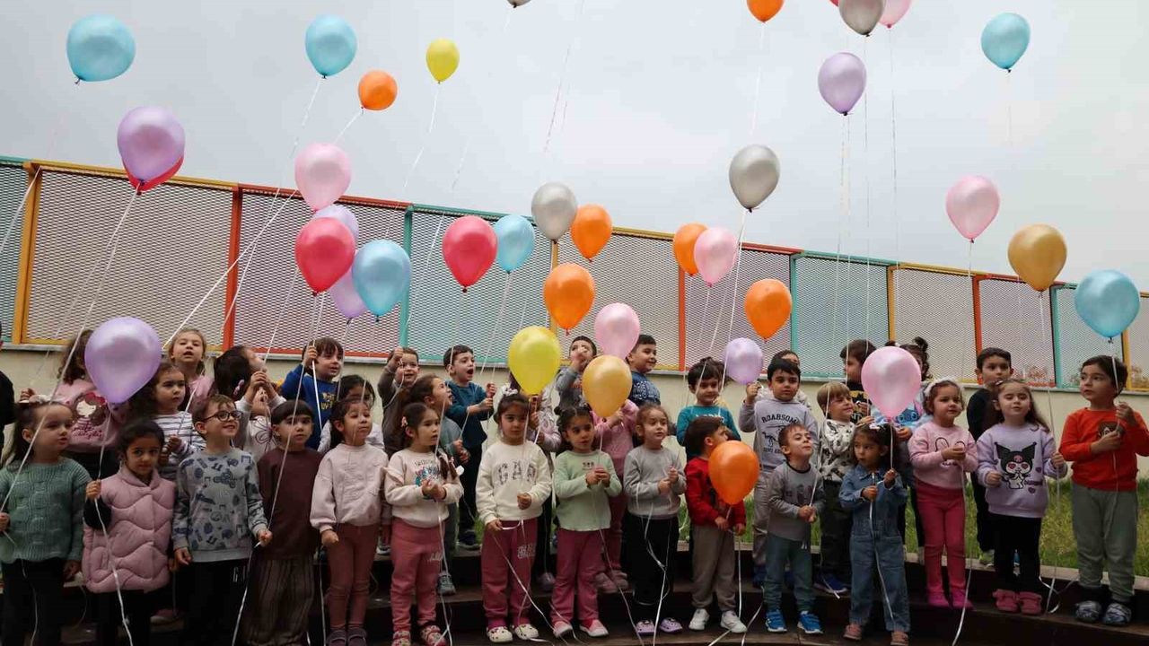 Çekmeköy'de Miniklerden Lösemili Çocuklara Destek: "Bir Umut da Sen Ol"