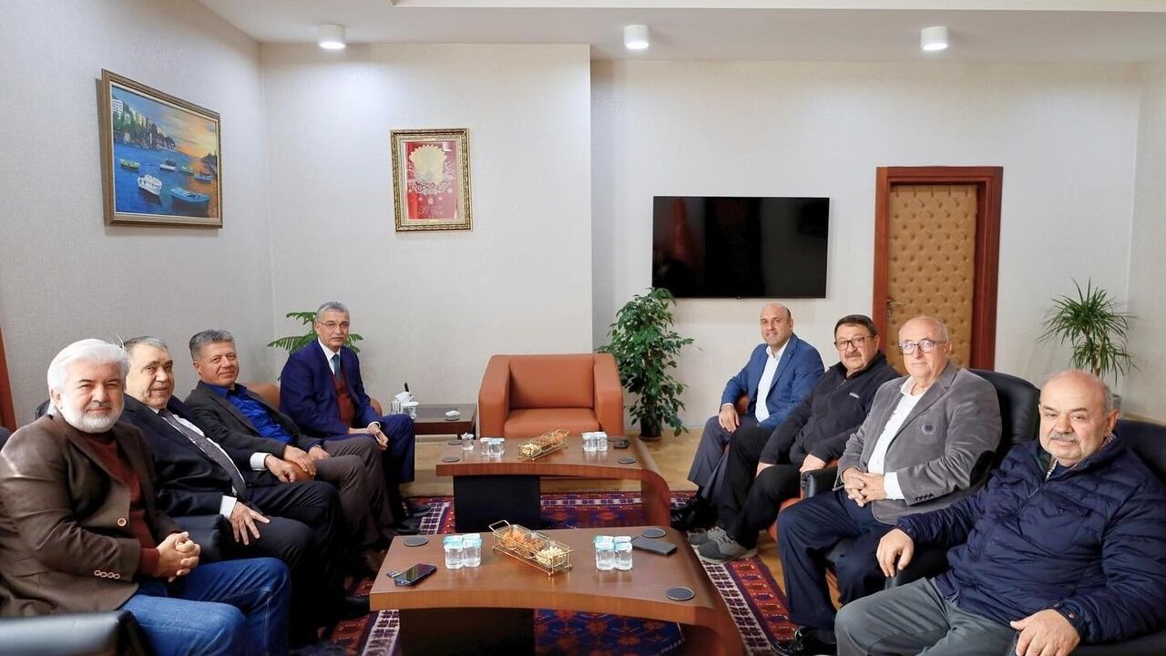 Celalettin Güvenç Akhisar'da: Kaymakam Mustafa Can'ı Ziyaret Etti