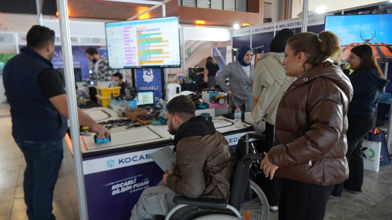 Çemberci'den Yapay Zeka Uyarısı: "Çok fırın ekmek yemesi lazım" — GOSB Kocaeli Bilişim Fuarı