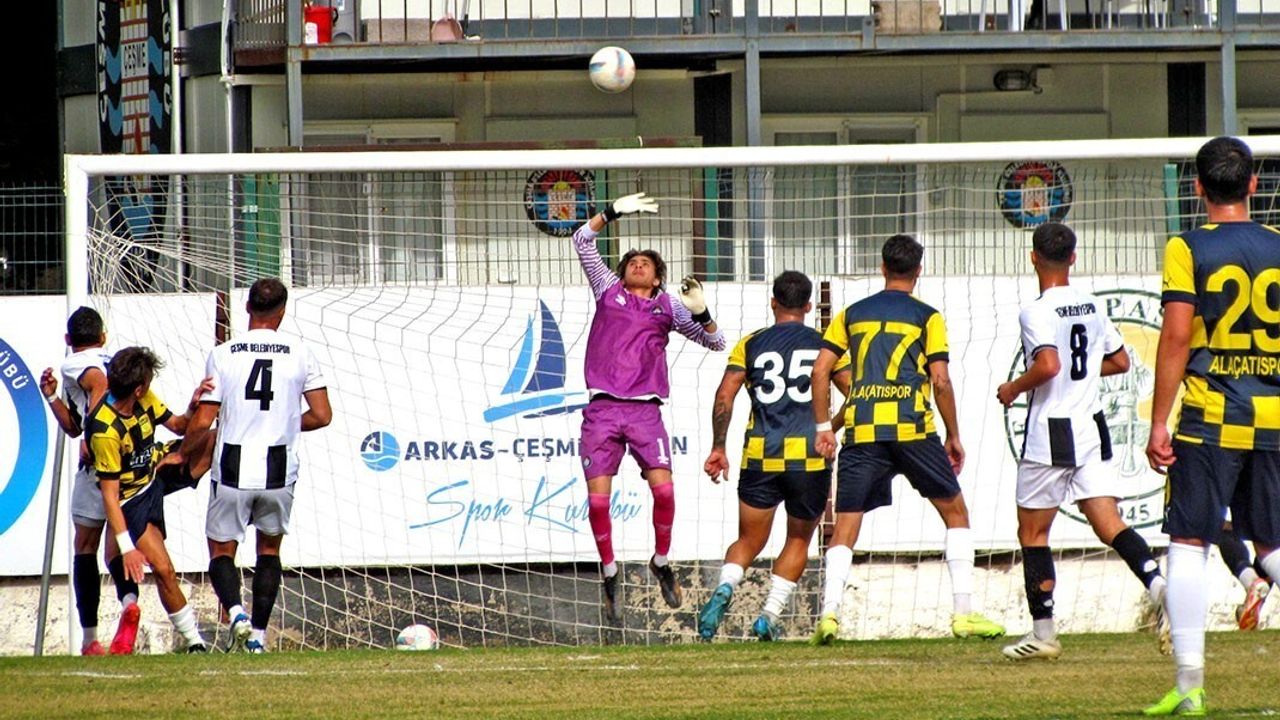 Çeşme derbisinde gol sesi çıkmadı: Çeşme Belediyespor 0-0 İmren Alaçatıspor
