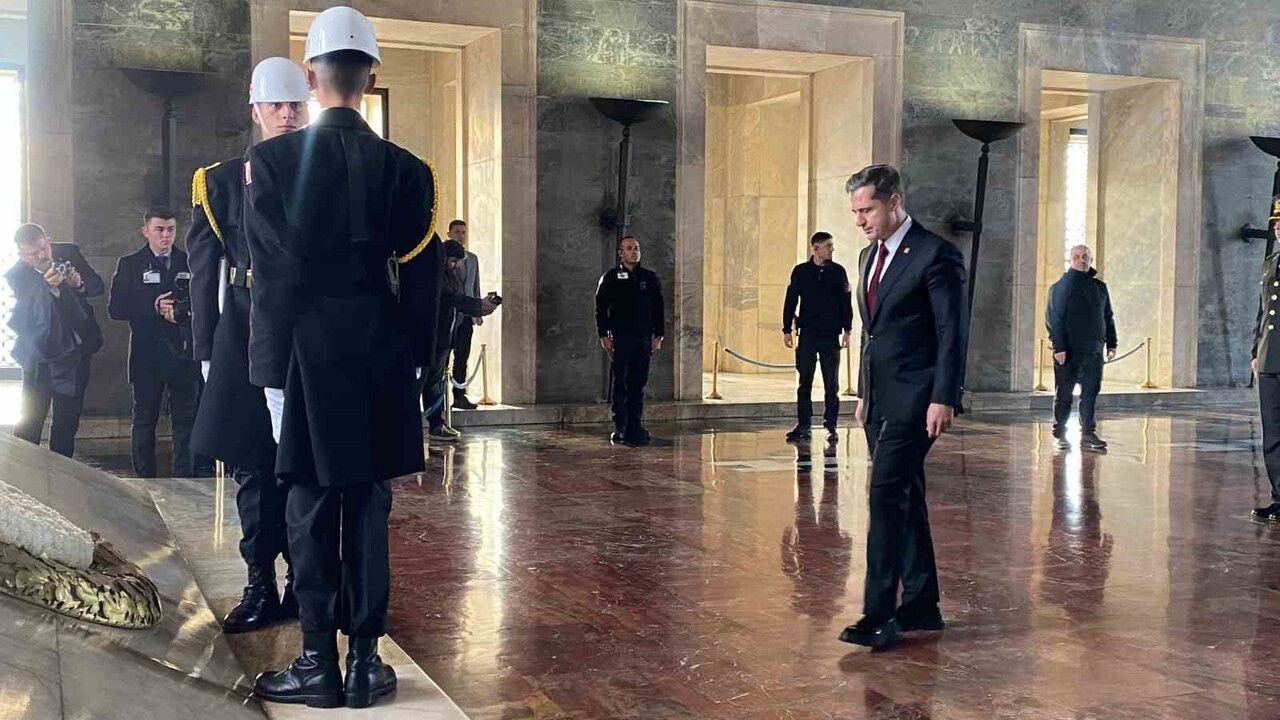 CHP Heyeti 39. Olağan Kurultay Öncesi Anıtkabir'i Ziyaret Etti