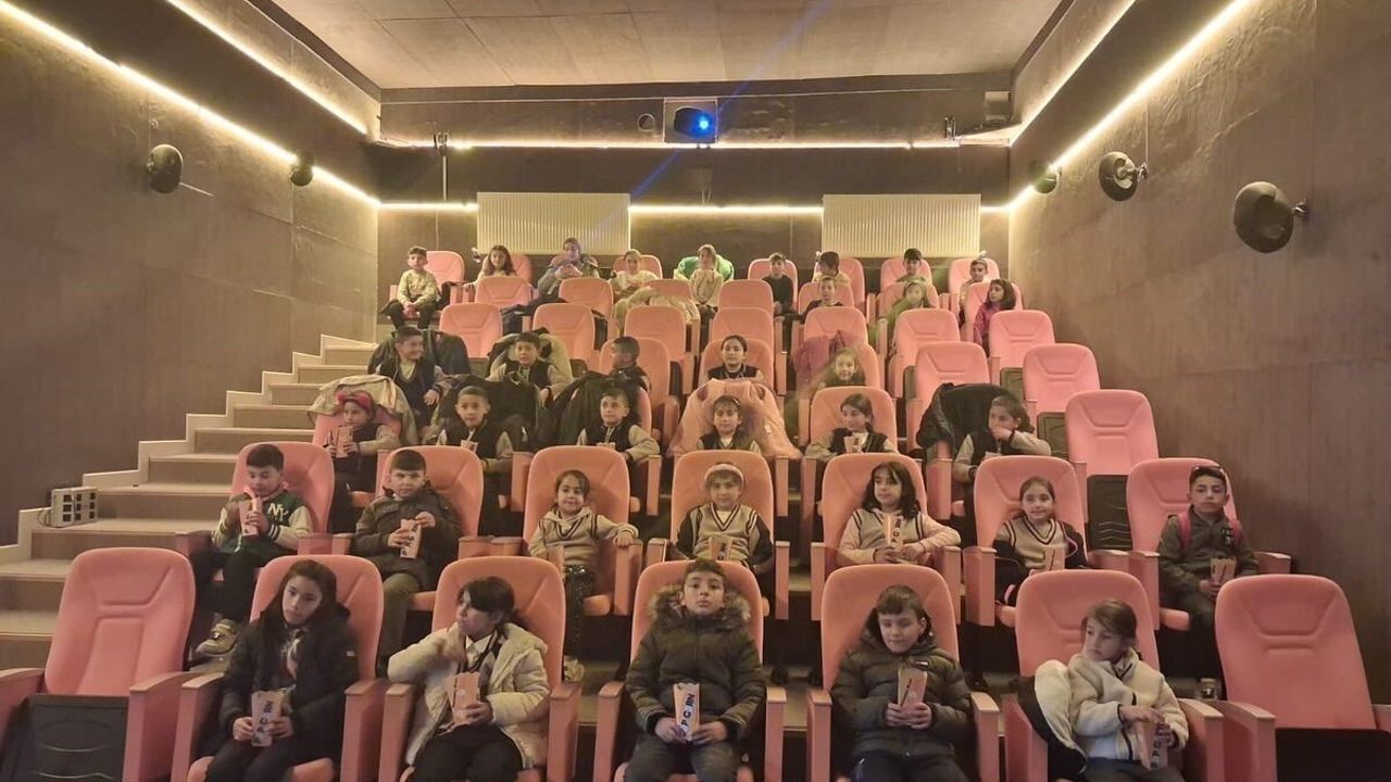 Çıldır'da Köy Öğrencileri 'Mustafa Kemal' Filmiyle ARÜ'de Buluştu