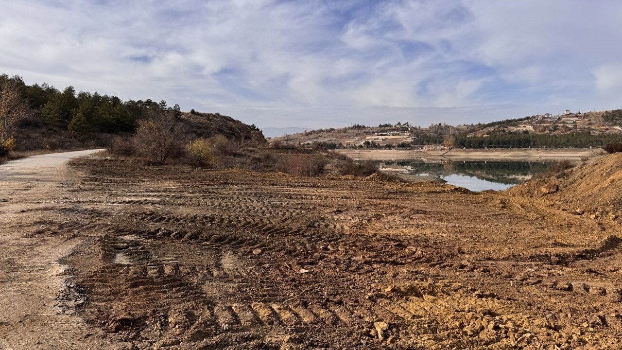 Çomar Barajı'nda 2. Etap Yol Genişletme Çalışmaları Başladı