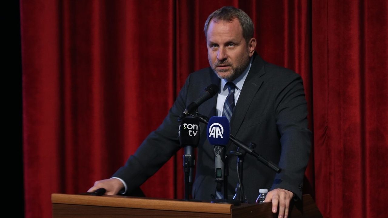 ÇOMÜ 2025-2026 Akademik Yılı Açılışı: Osman Okyay'dan 'Ulvi Hedef' Çağrısı