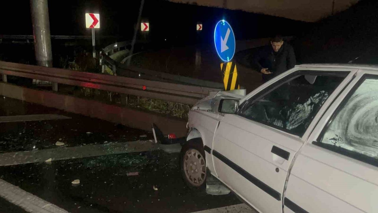 Çorlu'da ehliyetsiz sürücü bariyere çarptı; emniyet kemeri hayatını kurtardı