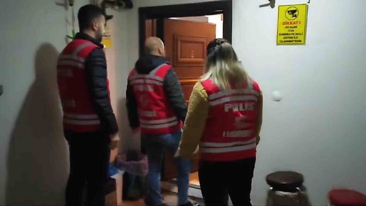 Çorlu’da Fuhuş Operasyonu: 6 Gözaltı, 5 Kadın Kurtarıldı