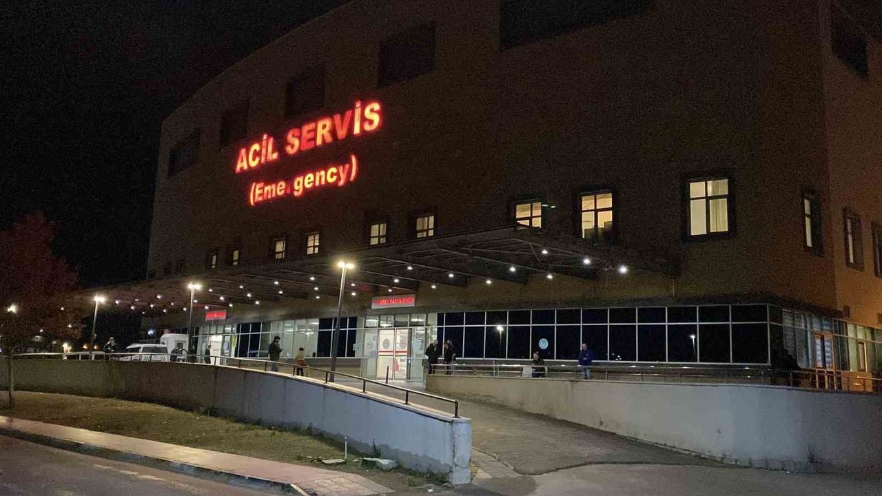 Çorum Oğuzlar'da Bıçaklı Kavga: Baba ve Oğlu Hayatını Kaybetti