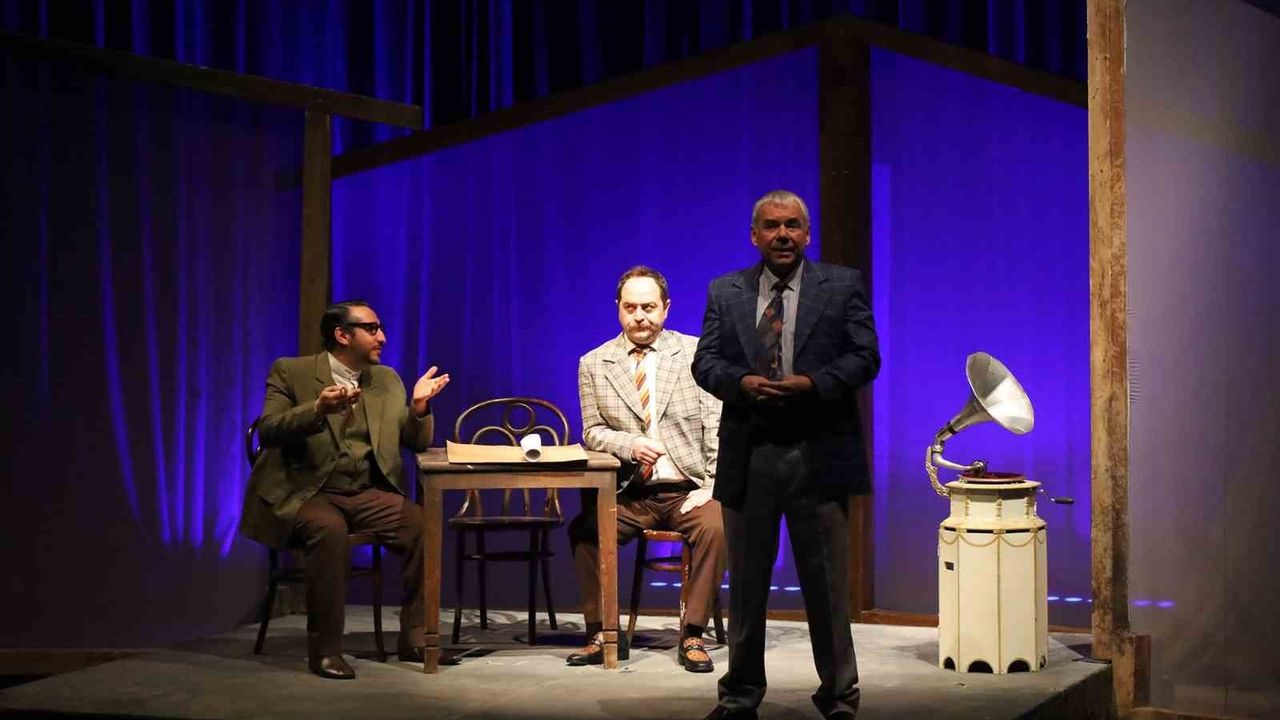 Deli İbram Divanı Sakarya'da Sahnelendi — Ankara Devlet Tiyatrosu'ndan Beğeni