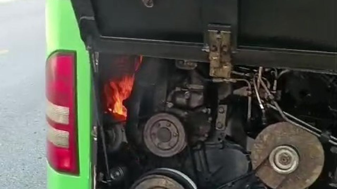 Denizli'de Halk Otobüsü Yangını Ucuz Atlatıldı