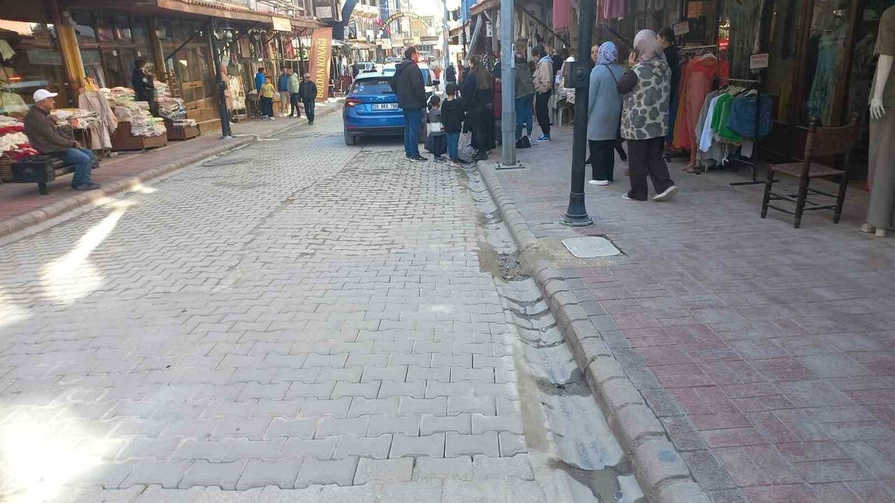 Denizli'de ters yöne giren otomobil kazaya yol açtı: 1 yaralı