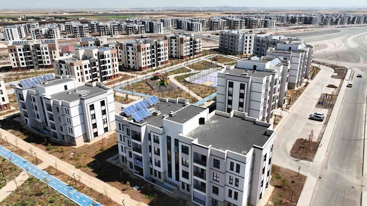 Deprem Bölgesi Teslimleri: Bakan Kurum '350 Bin Konut Tamam'