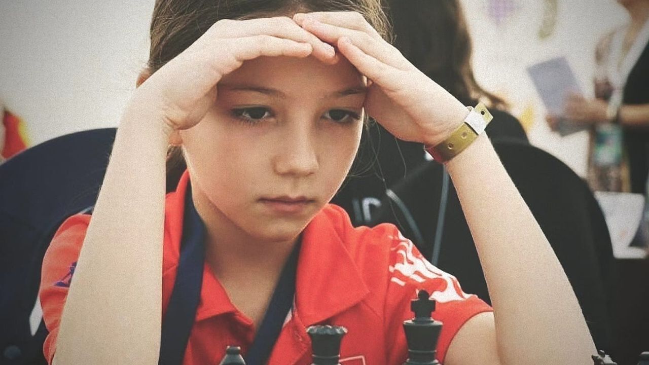 Derin Topaçoğlu Budva'da: Çeşme'nin Küçük Yıldızı Türkiye'yi Temsil Ediyor