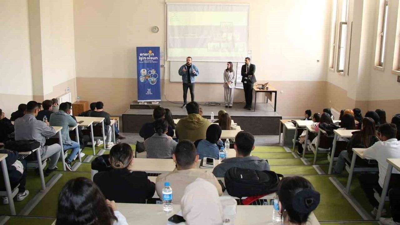 Dicle Elektrik'ten Üniversitelilere Kariyer Desteği: 'Enerjin İşin Olsun' Mardin'de