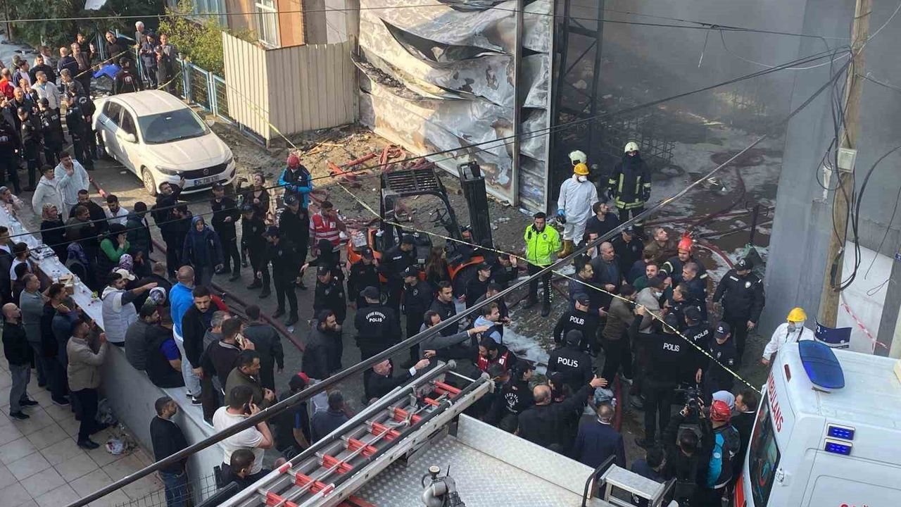 Dilovası'nda Parfüm Tesisi Yangını: 6 Kişi Hayatını Kaybetti