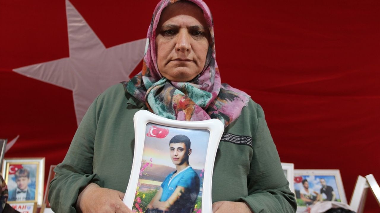 Diyarbakır Anneleri 2253. Günde Evlat Nöbetinde