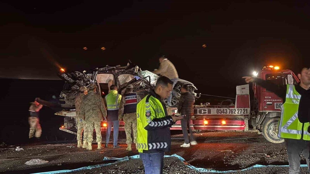 Diyarbakır-Batman Karayolunda 5 Araçlı Zincirleme Kaza: 3 Ölü, 14 Yaralı