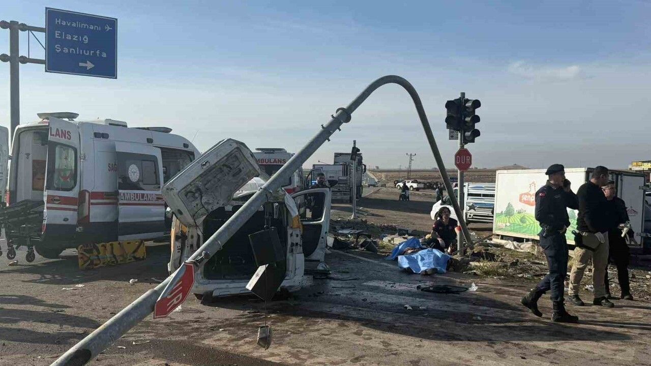 Diyarbakır'da 24 saatte iki zincirleme kaza: 8 ölü, 14 yaralı