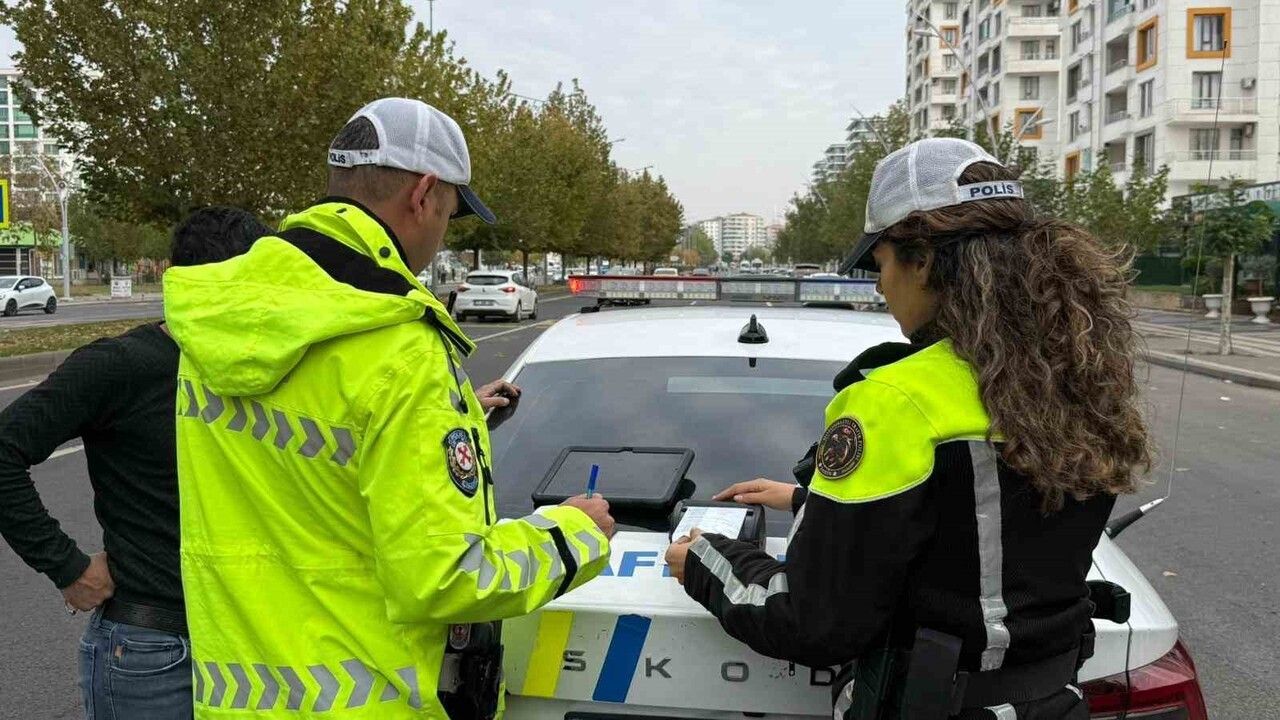 Diyarbakır'da Dronla Kırmızı Işık Denetimi: Sürücüler Cezayı 'Kamera Şakası' Sandı