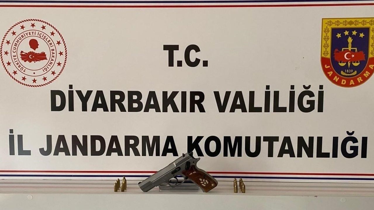 Diyarbakır'da JASAT Operasyonu: Ruhsatsız Tabancalar ve Mühimmat Ele Geçirildi