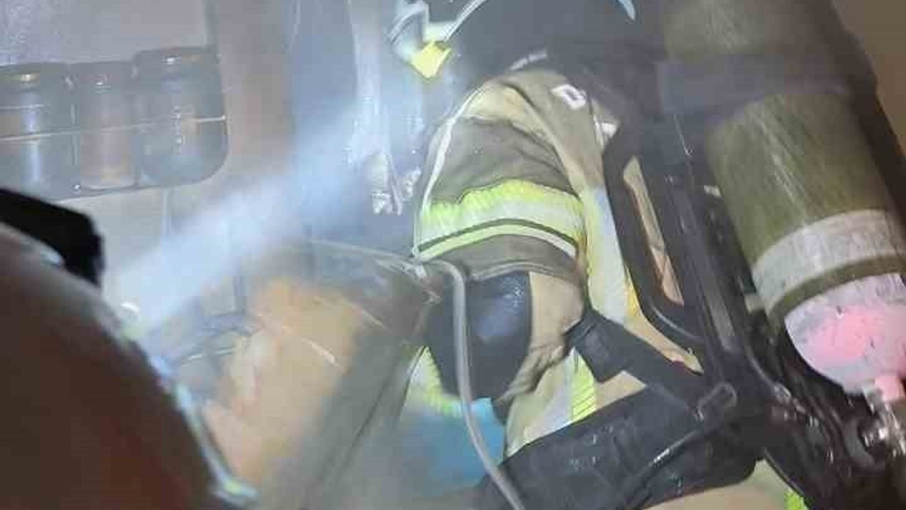 Diyarbakır'da Karavan Yangını: İtfaiyenin Müdahalesi Kask Kamerasında