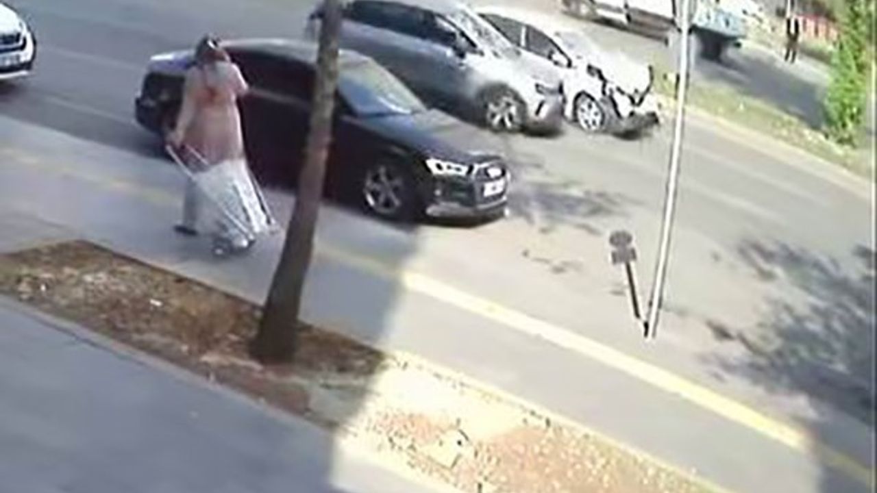 Diyarbakır'da Trafik Kazası Güvenlik Kamerasında: 2 Yaralı