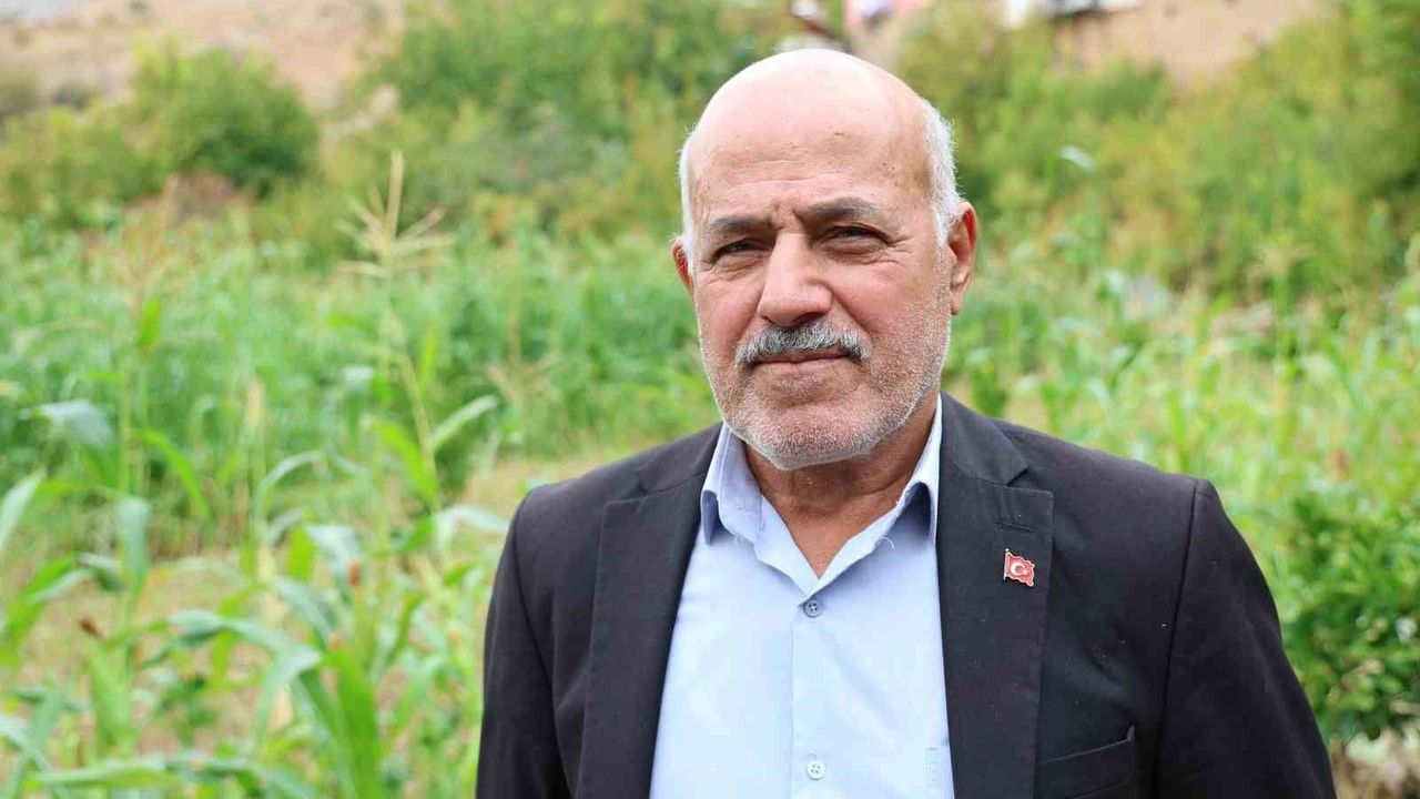 Diyarbakır Geçit Köyü’nde Akdeniz ve Karadeniz Meyveleri Veriyor