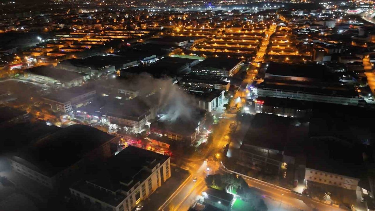 Dudullu OSB'de Elektronik Fabrika Yangını