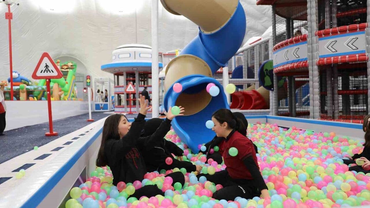 Dünya Çocuk Hakları Günü: Samsun'da 17 İlçeden 86 Çocuk Mecliste