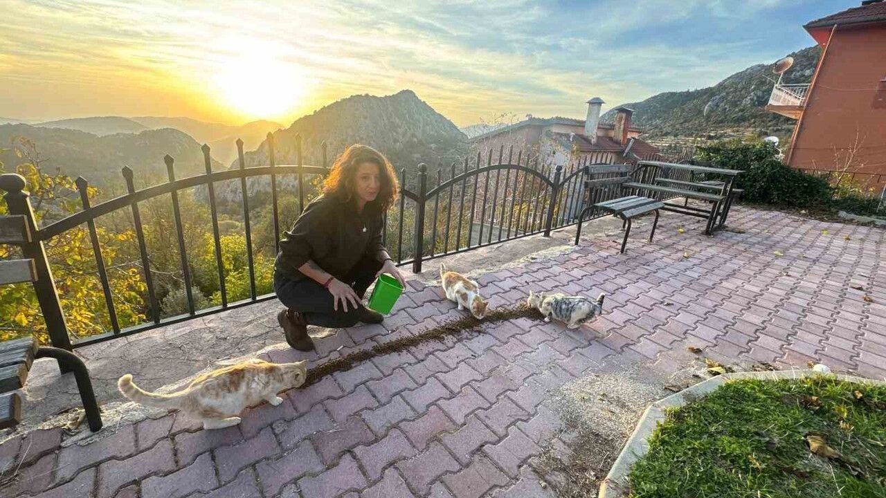 Duygu Nebioğlu’dan Metin Akpınar’a 10 Milyonluk Tazminat Davası: Süreç Ertelendi