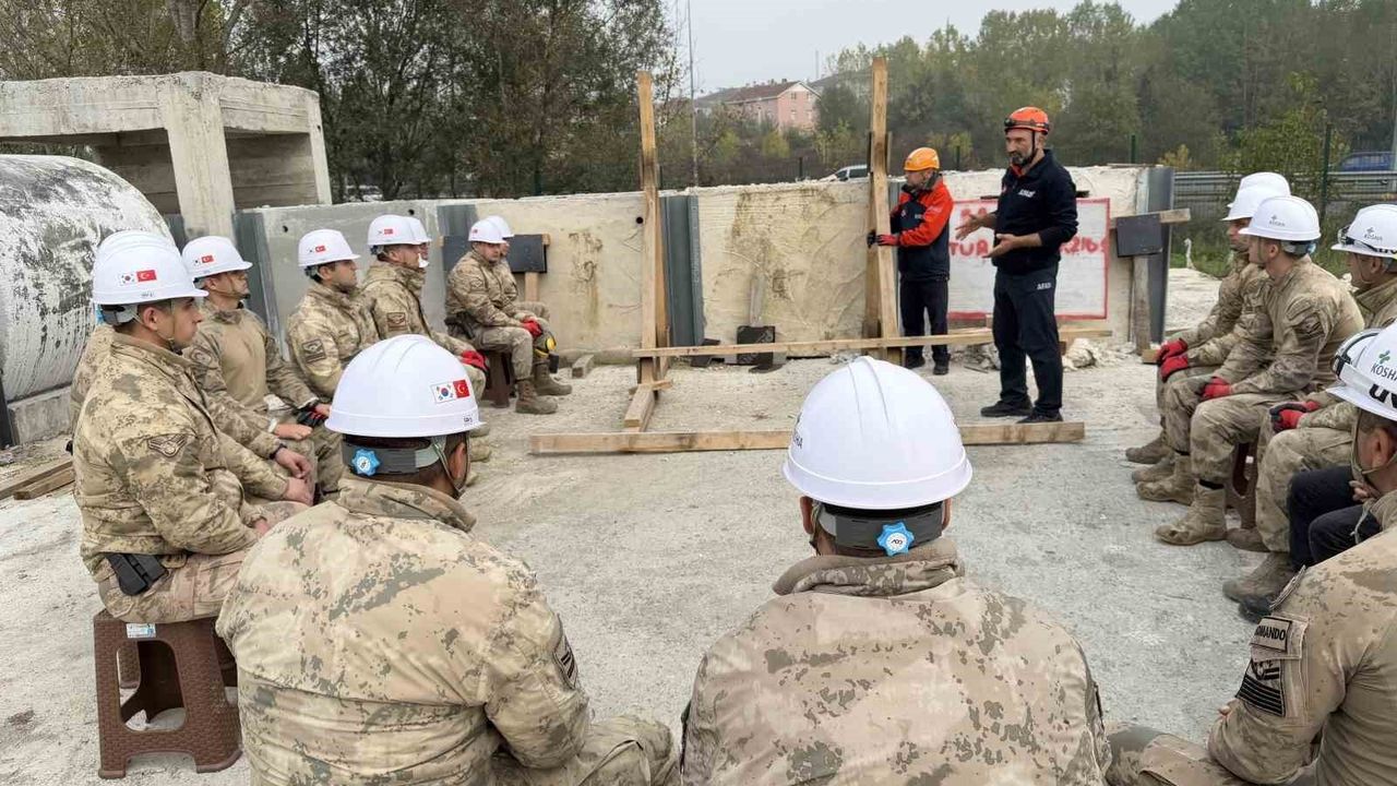 Düzce 12 Kasım'a 'Afete Hazır' Giriyor: 807 Gönüllü Profesyonel Arama Kurtarma