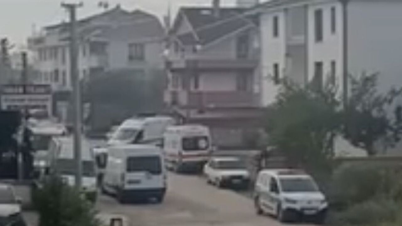 Düzce'de Ocakta Unutulan Çaydanlık Alev Aldı: 2 Kişi Hastanelik