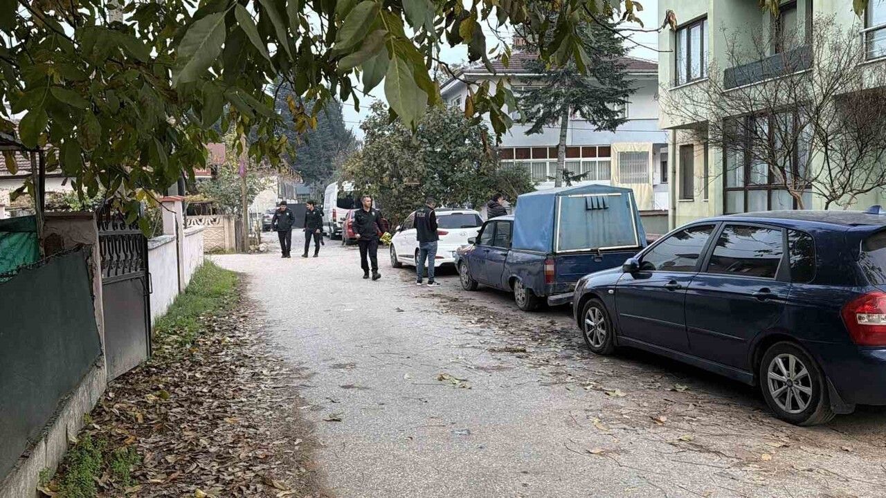 Düzce'de Şüpheli Çanta Alarmı: Valizden Kıyafet ve Anahtar Çıktı