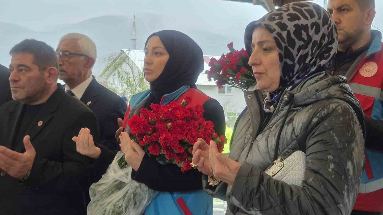 Düzce Depremi 26. Yılında: Kaynaşlı'da 316 Şehit Unutulmadı