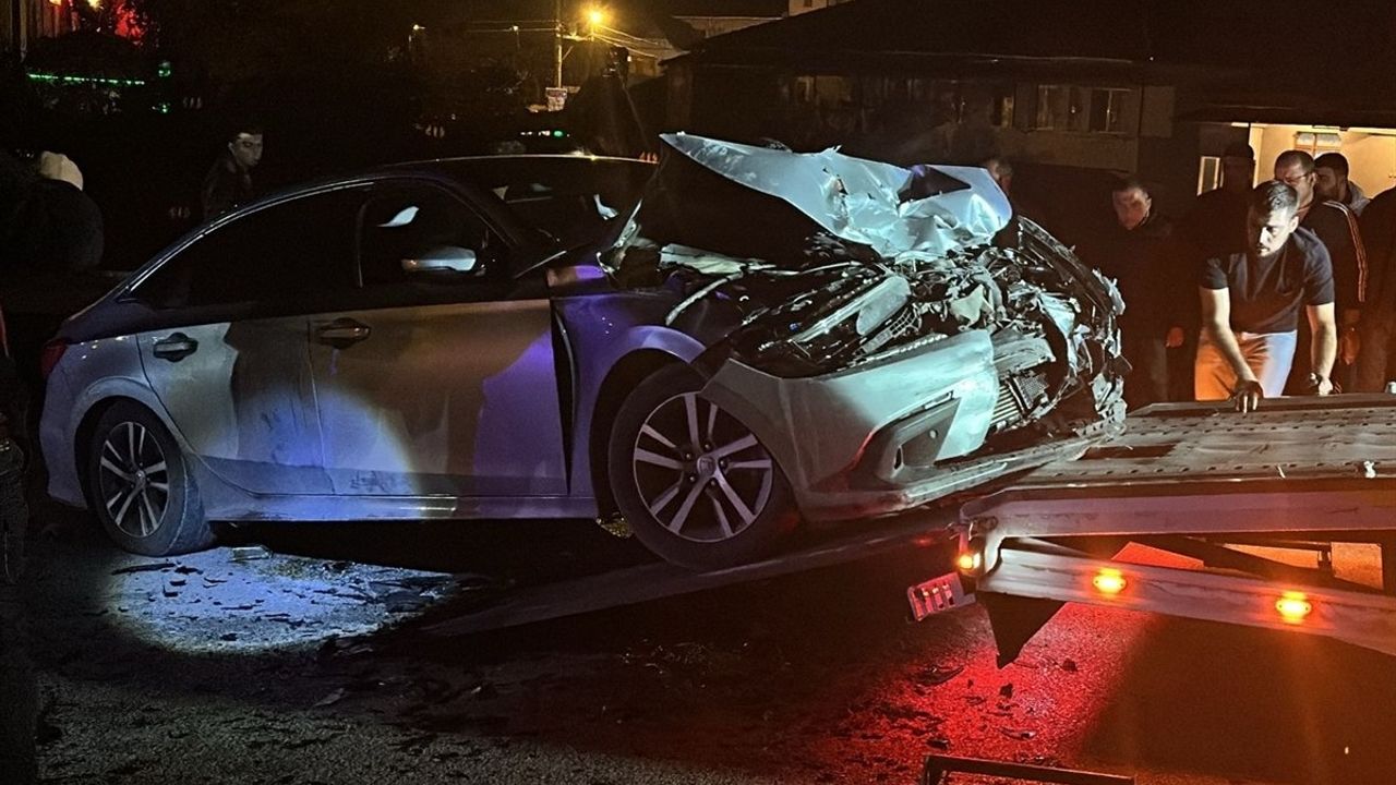 Düzce Gölyaka'da Trafik Kazası: 7 Kişi Yaralandı