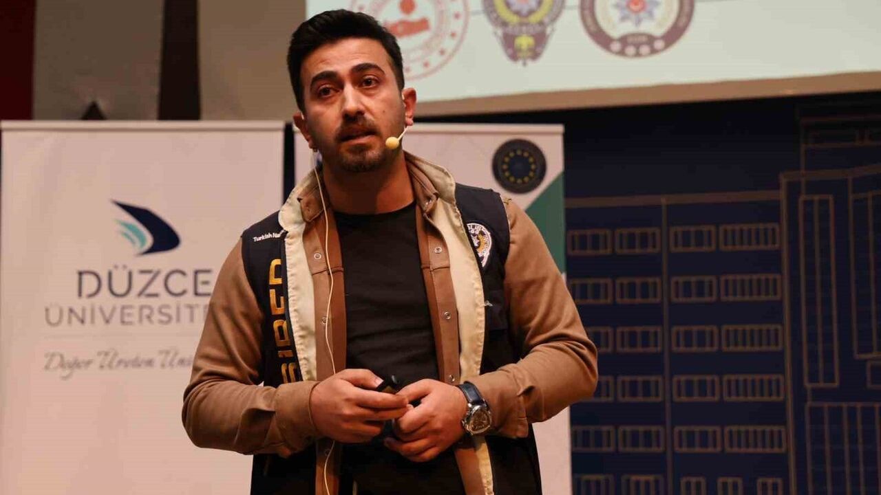 Düzce Üniversitesi'nde Siber Zorbalıkla Mücadele Eğitimi — Dijital Güvenlik Vurgusu